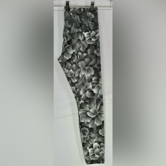 Athleta Women’s Elation Textured Tight black/white Florar Sz S/P Leggings Gym - Picture 3 of 9